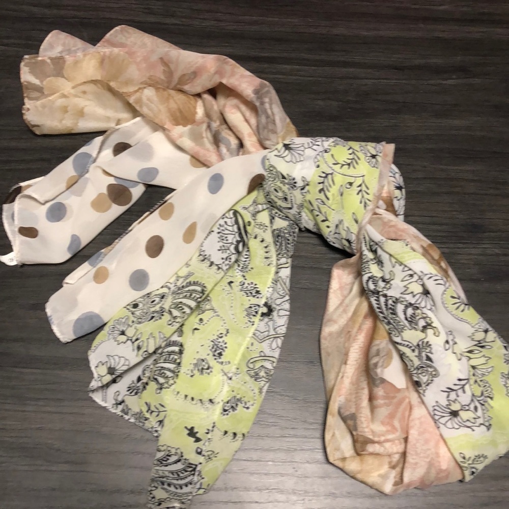 🌸Three Scarf Bundle🌸